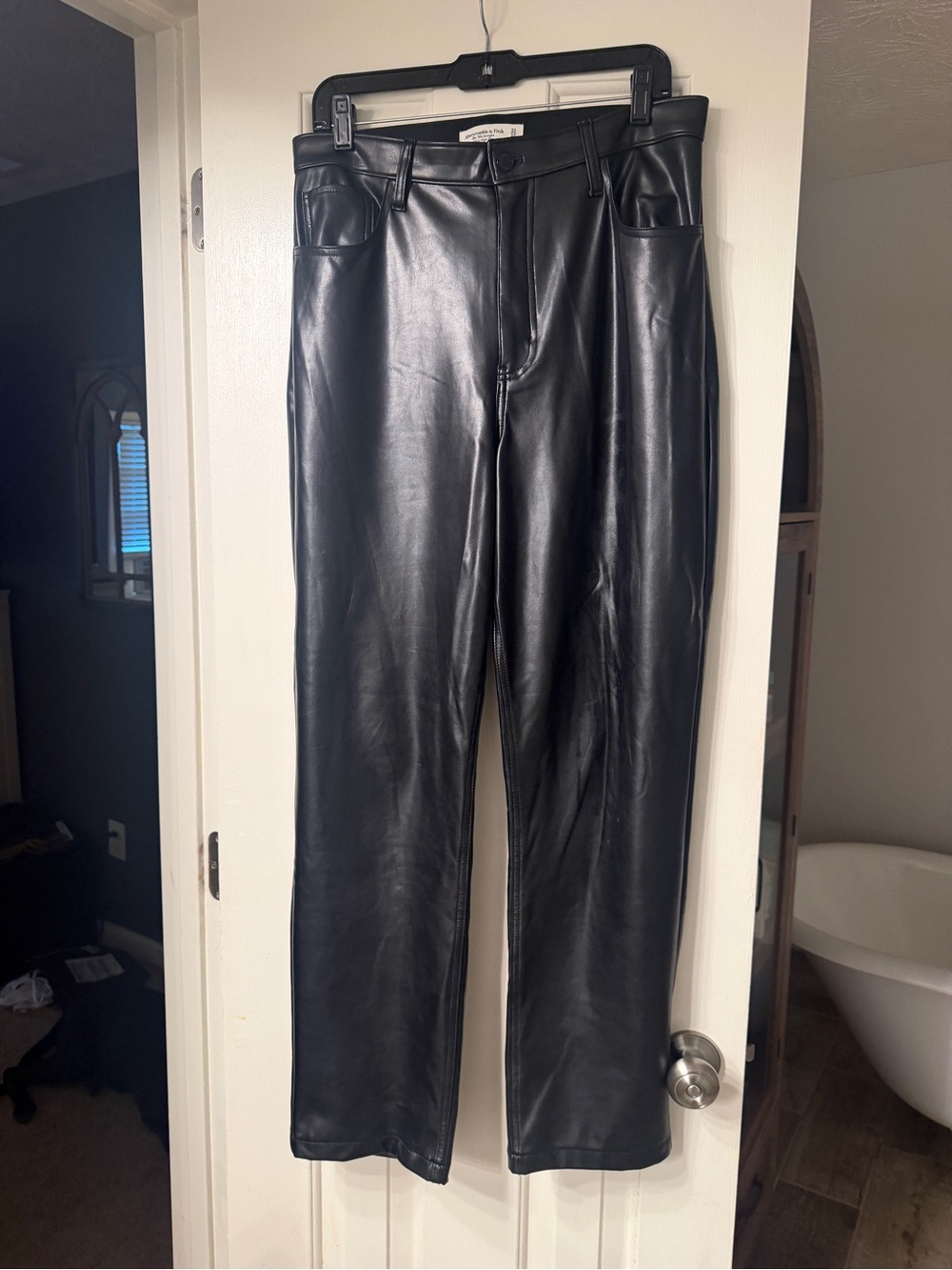 Abercrombie and Fitch 90s Straight Vegan Leather Pants. - Picture 2 of 9